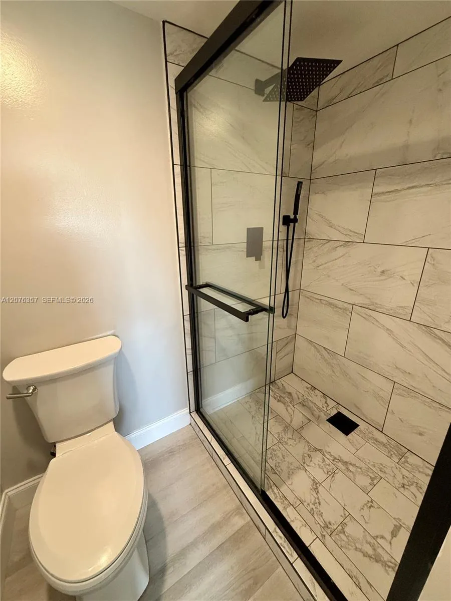 1520 Whitehall Dr #206 Davie, FL 33324