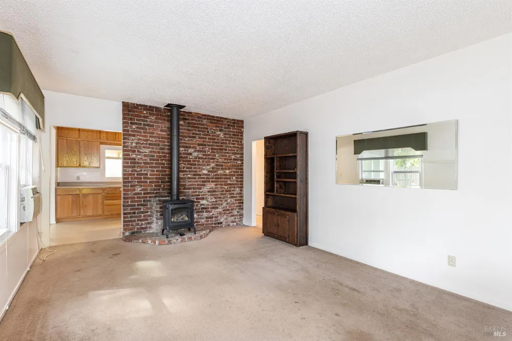 720 Windsor River Road Windsor, CA 95492