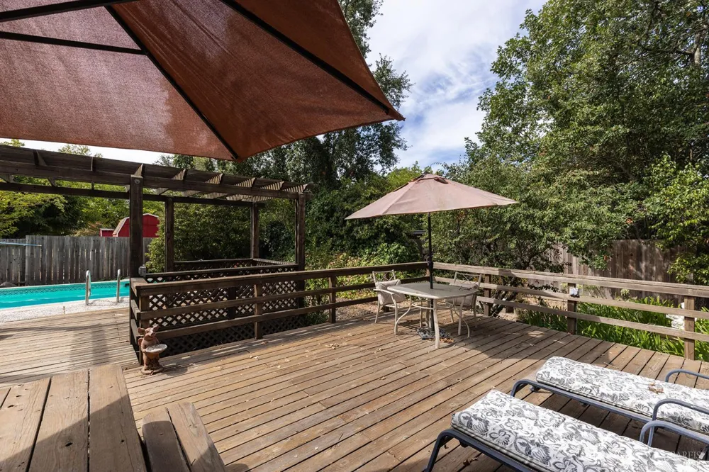 720 Windsor River Road Windsor, CA 95492
