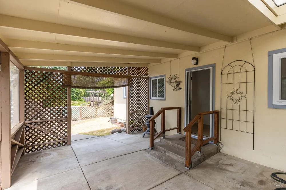 720 Windsor River Road Windsor, CA 95492