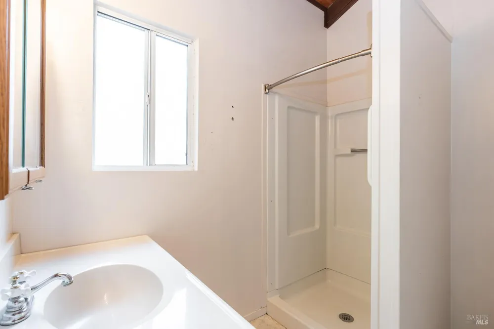 720 Windsor River Road Windsor, CA 95492