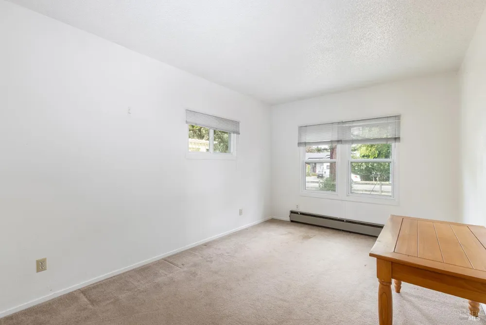 720 Windsor River Road Windsor, CA 95492