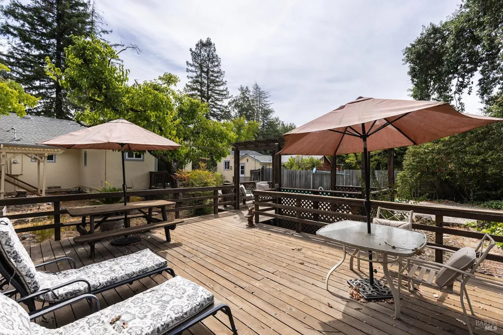 720 Windsor River Road Windsor, CA 95492
