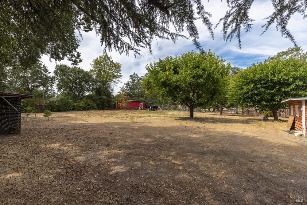 720 Windsor River Road Windsor, CA 95492