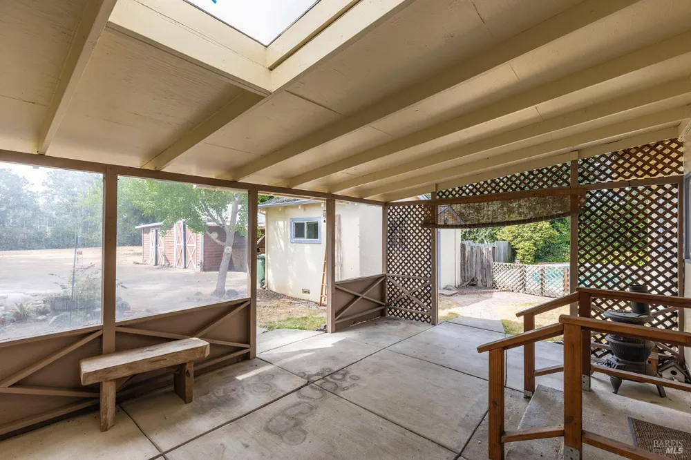 720 Windsor River Road Windsor, CA 95492