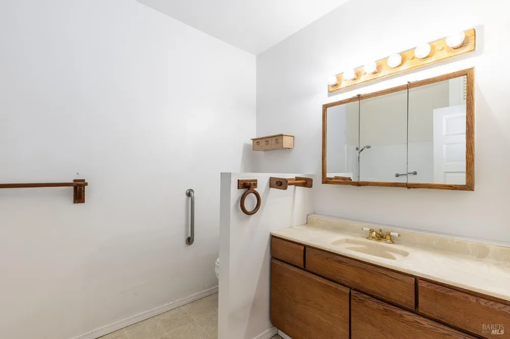720 Windsor River Road Windsor, CA 95492