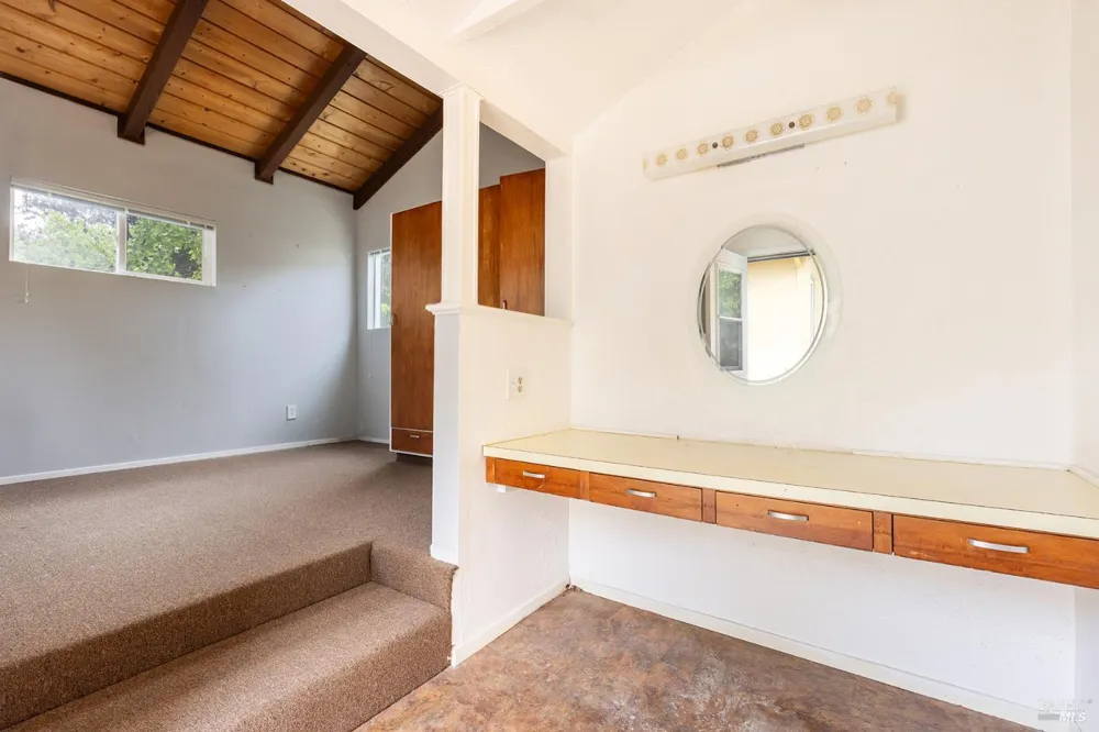 720 Windsor River Road Windsor, CA 95492