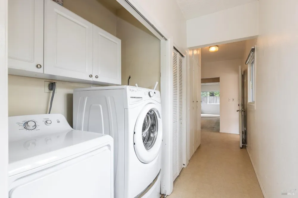720 Windsor River Road Windsor, CA 95492