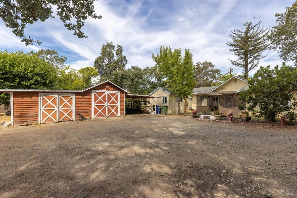 720 Windsor River Road Windsor, CA 95492