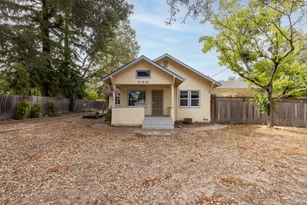 720 Windsor River Road Windsor, CA 95492