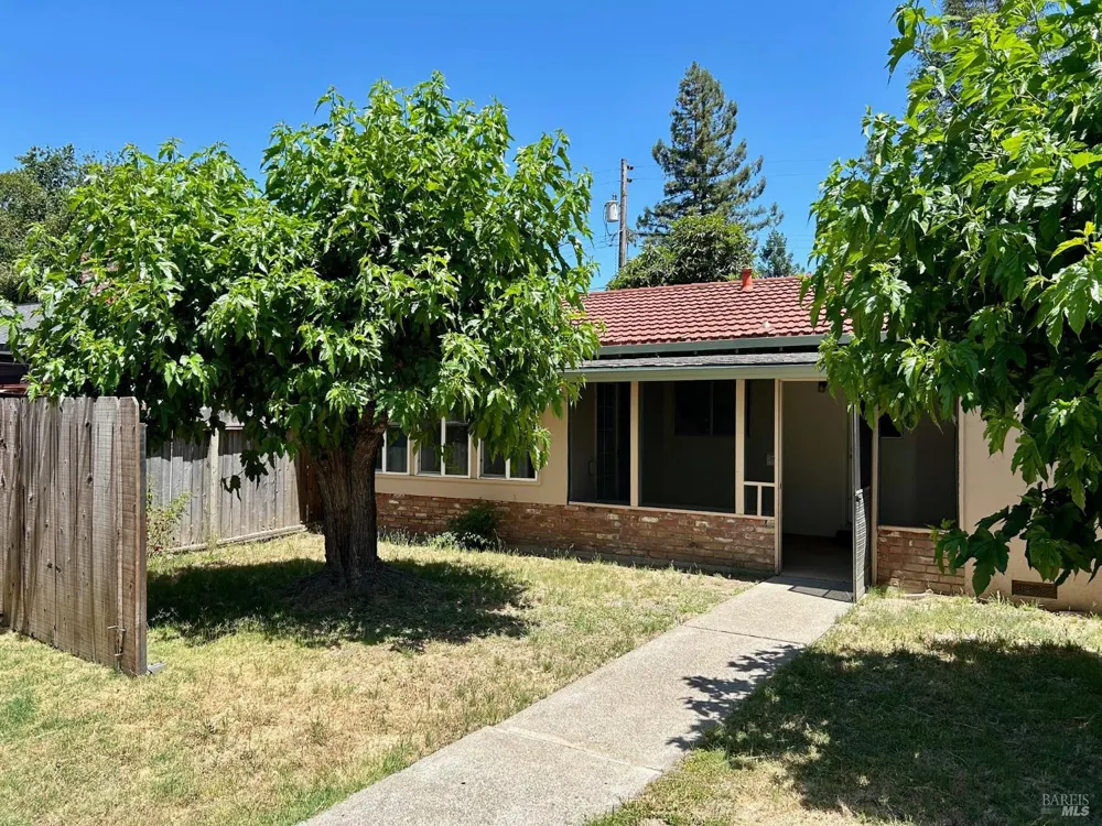 1815 Park Street St. Helena, CA 94574