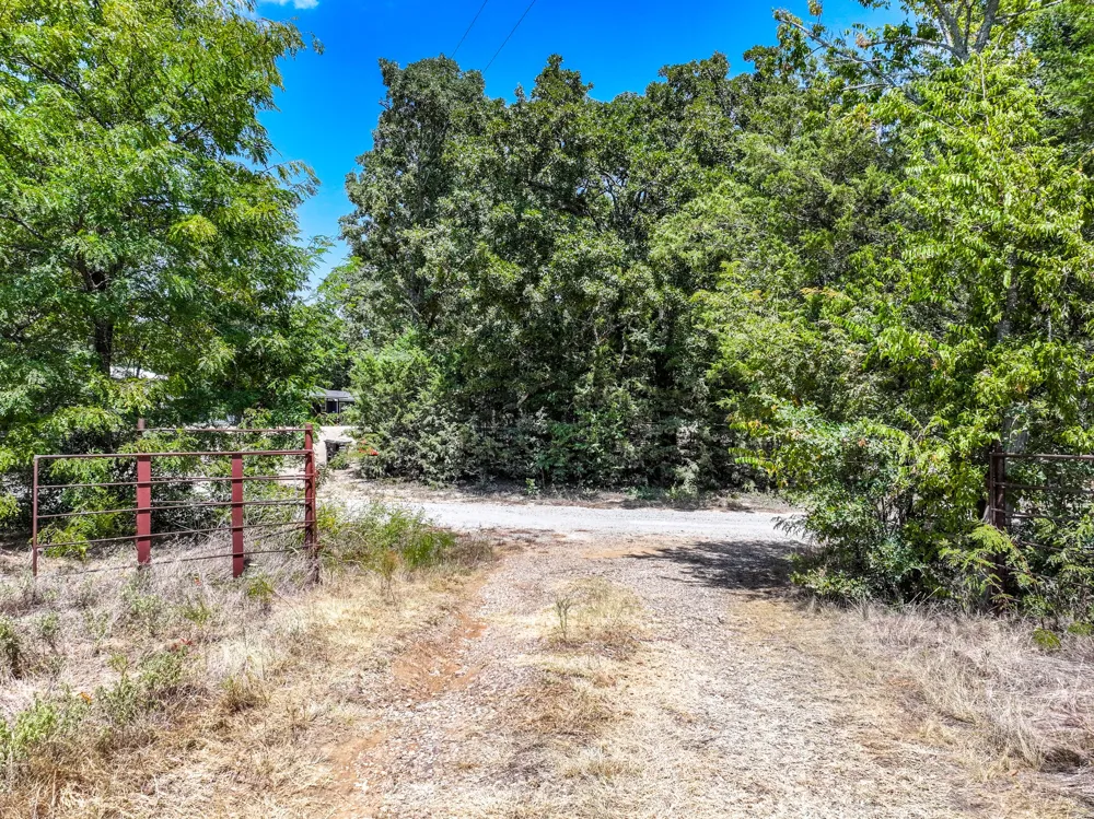 County Road 2615 Ivanhoe, TX 75447