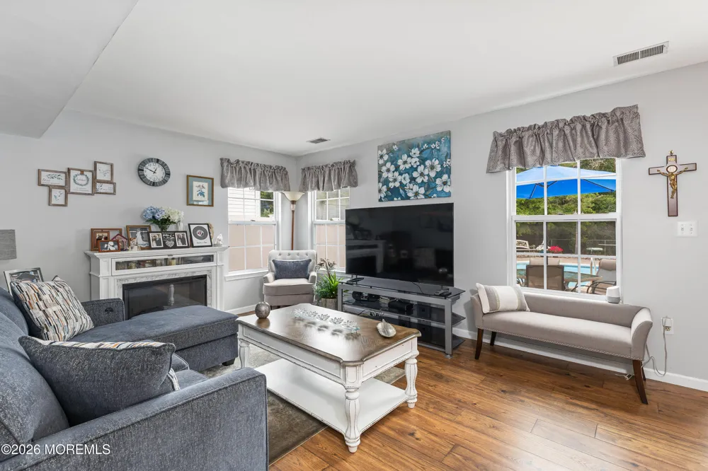 67 S Pier Brick, NJ 08723