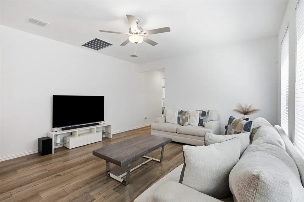 1121 Western Yarrow Avenue Justin, TX 76247