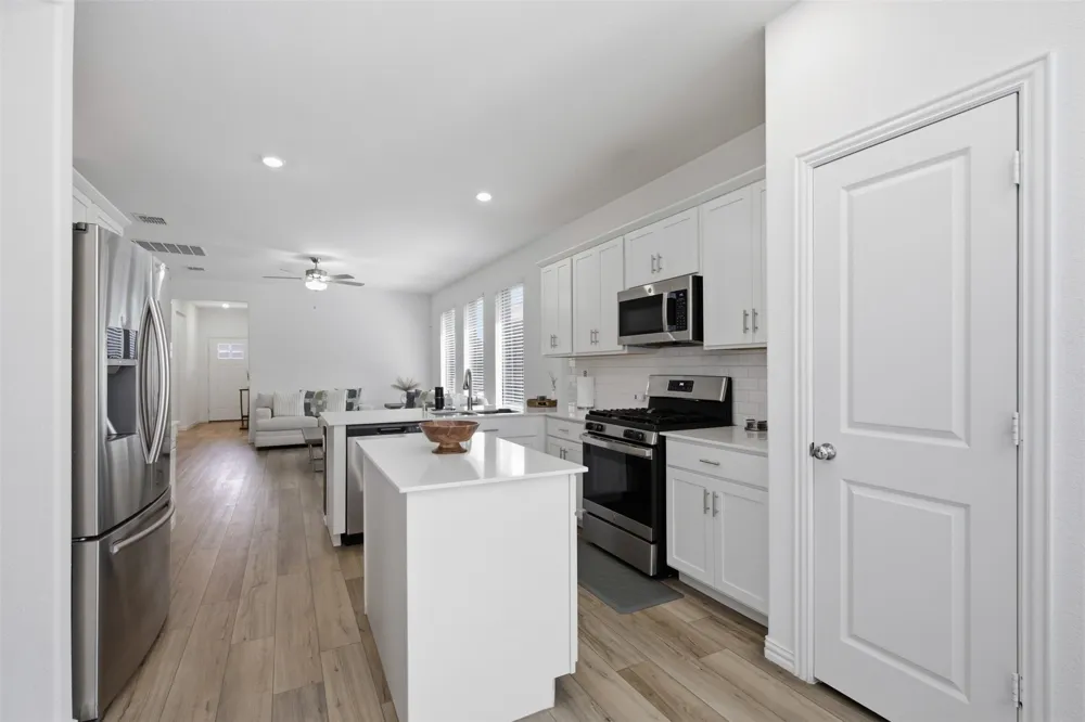 1121 Western Yarrow Avenue Justin, TX 76247
