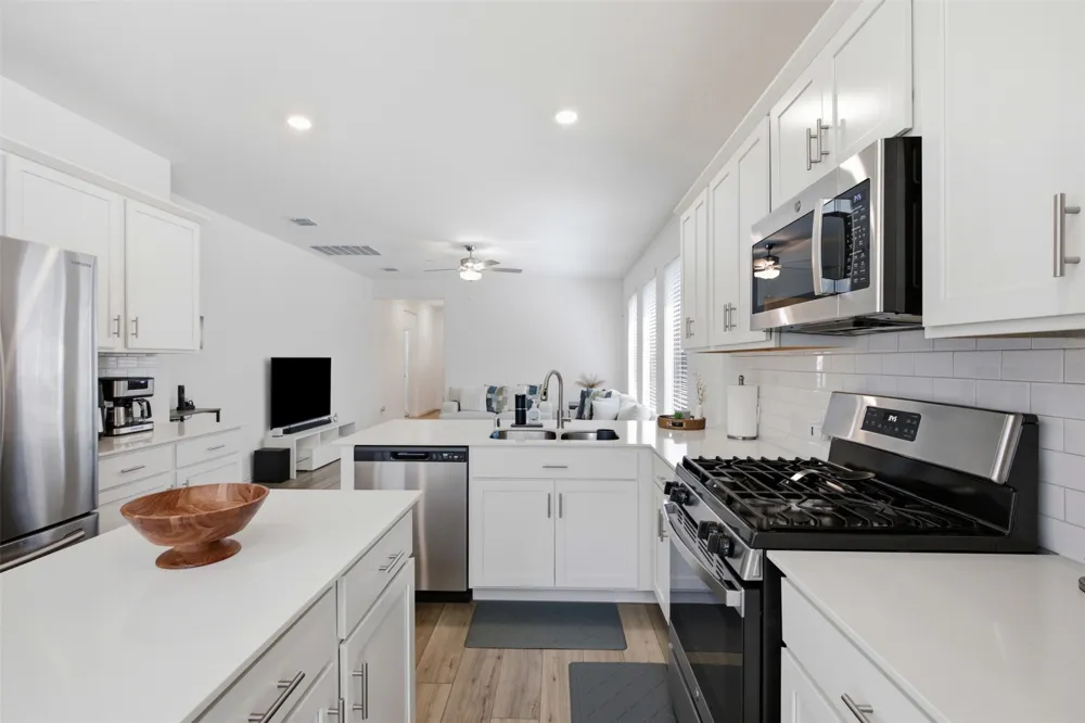 1121 Western Yarrow Avenue Justin, TX 76247