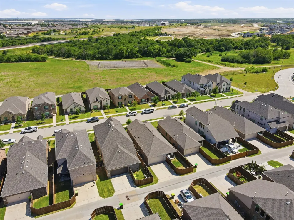 1121 Western Yarrow Avenue Justin, TX 76247