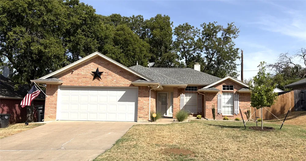 1310 Mcanear Court Cleburne, TX 76033