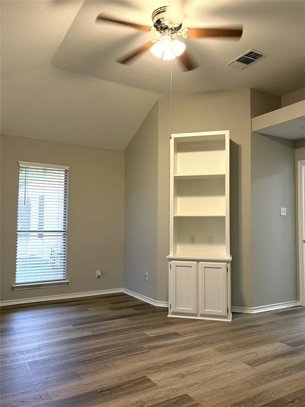 1310 Mcanear Court Cleburne, TX 76033