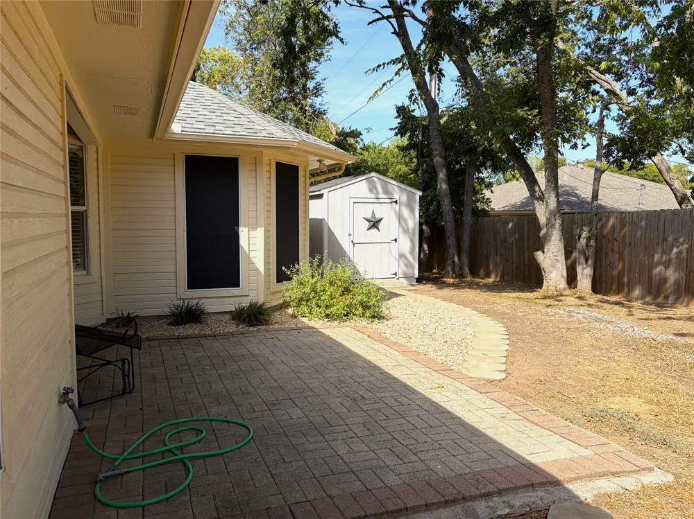 1310 Mcanear Court Cleburne, TX 76033