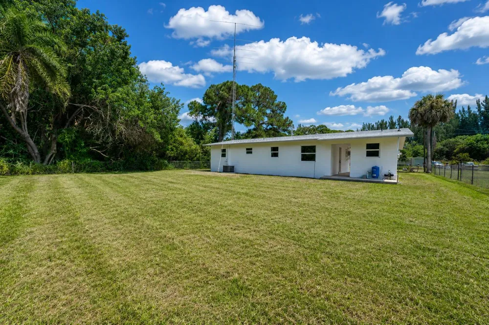 5502 SAN DIEGO AVENUE Fort Pierce, FL 34946