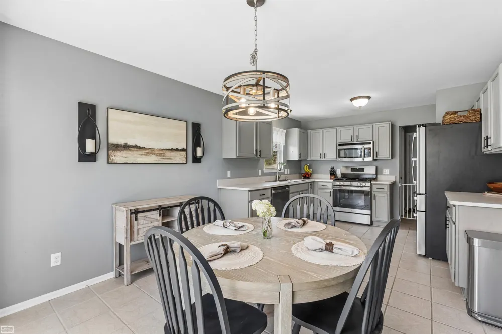 54652 Arrow Wood Lane New Baltimore City, MI 48047