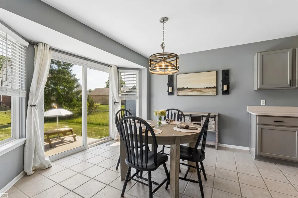 54652 Arrow Wood Lane New Baltimore City, MI 48047