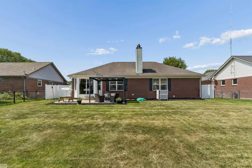 54652 Arrow Wood Lane New Baltimore City, MI 48047