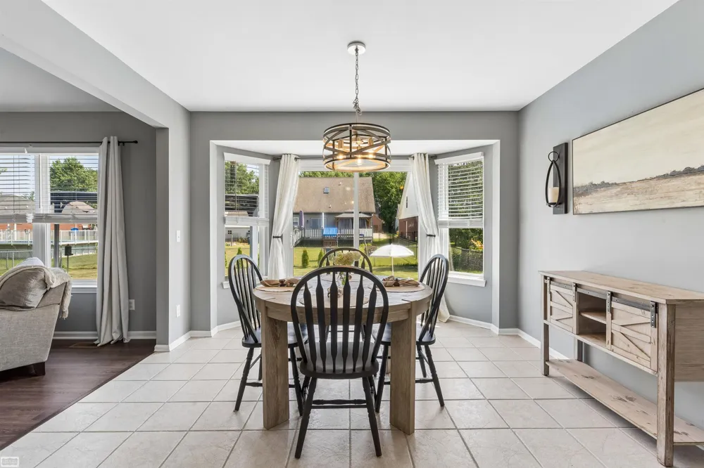 54652 Arrow Wood Lane New Baltimore City, MI 48047