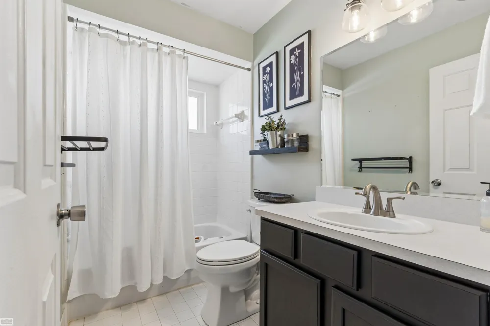 54652 Arrow Wood Lane New Baltimore City, MI 48047