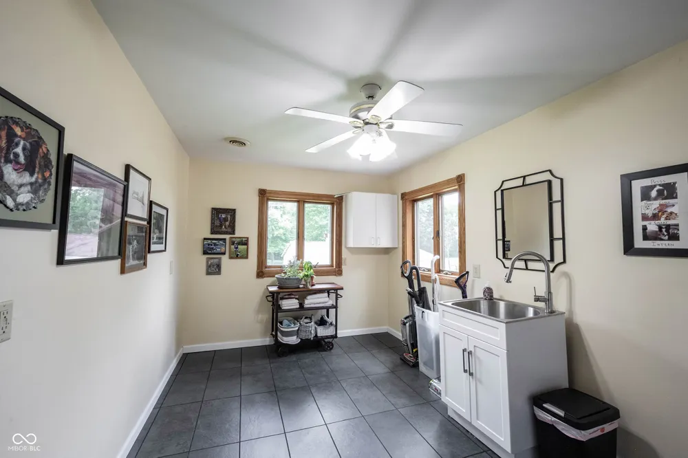 4269 E 200 Greenfield, IN 46140