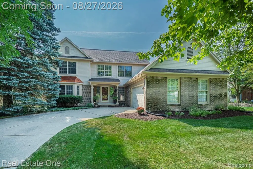 1026 Pointe Place Boulevard Rochester City, MI 48307