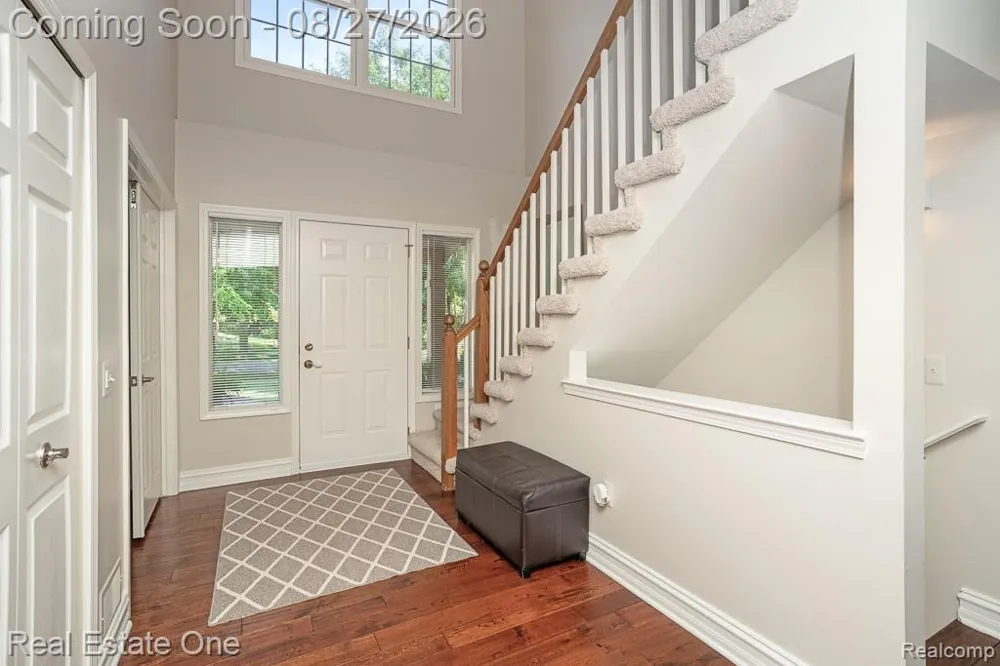 1026 Pointe Place Boulevard Rochester City, MI 48307