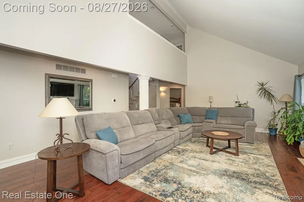 1026 Pointe Place Boulevard Rochester City, MI 48307