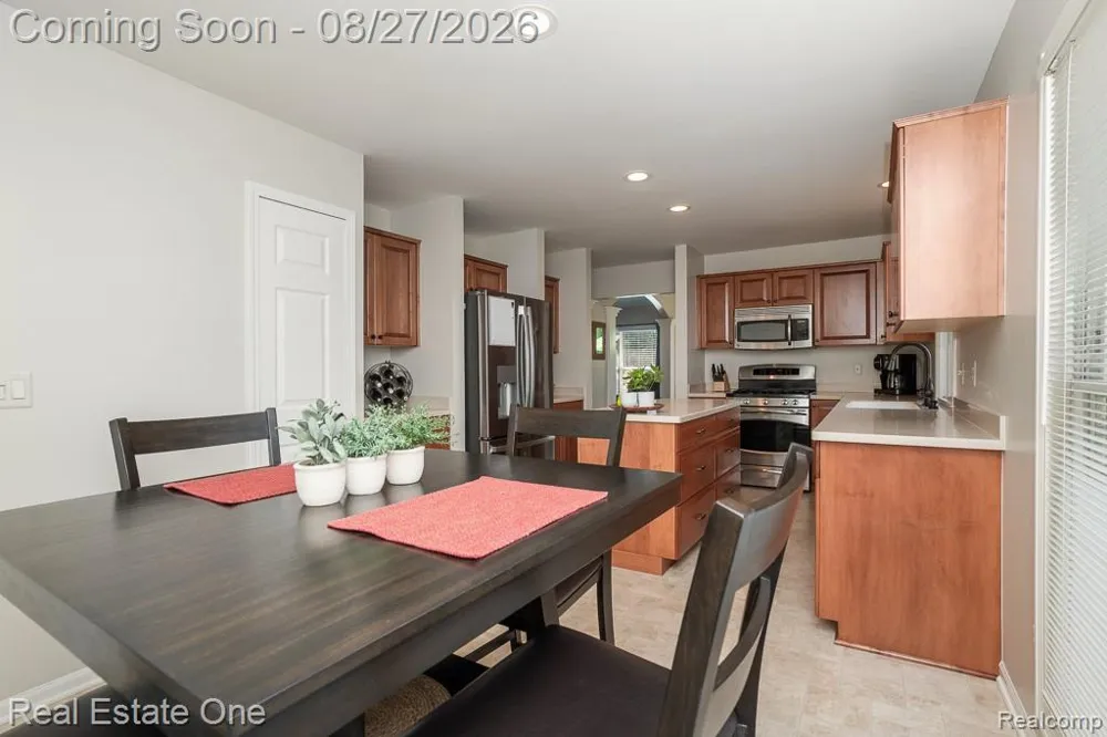 1026 Pointe Place Boulevard Rochester City, MI 48307
