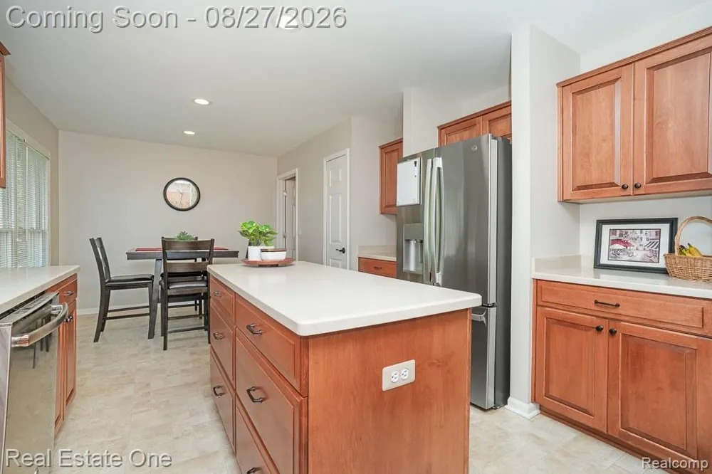 1026 Pointe Place Boulevard Rochester City, MI 48307