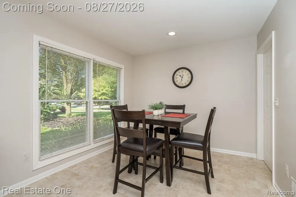 1026 Pointe Place Boulevard Rochester City, MI 48307