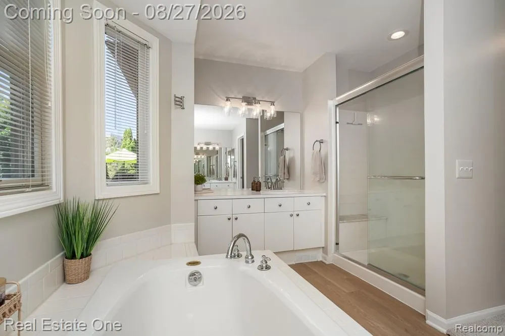 1026 Pointe Place Boulevard Rochester City, MI 48307