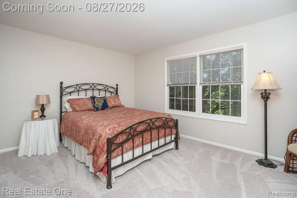 1026 Pointe Place Boulevard Rochester City, MI 48307