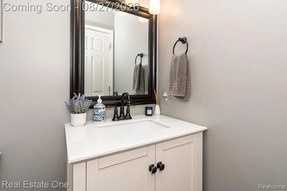 1026 Pointe Place Boulevard Rochester City, MI 48307