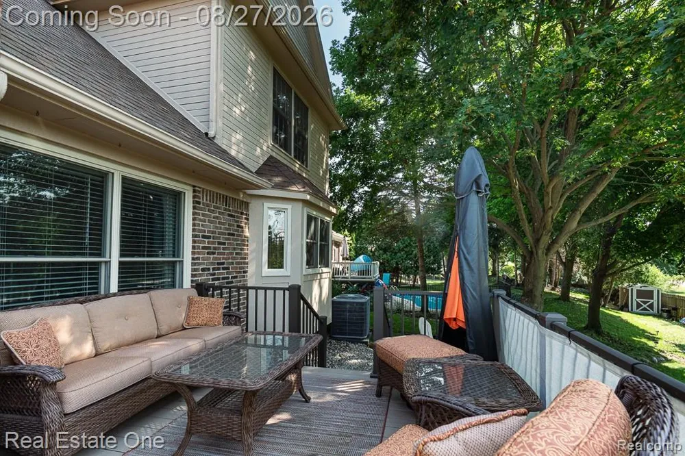 1026 Pointe Place Boulevard Rochester City, MI 48307