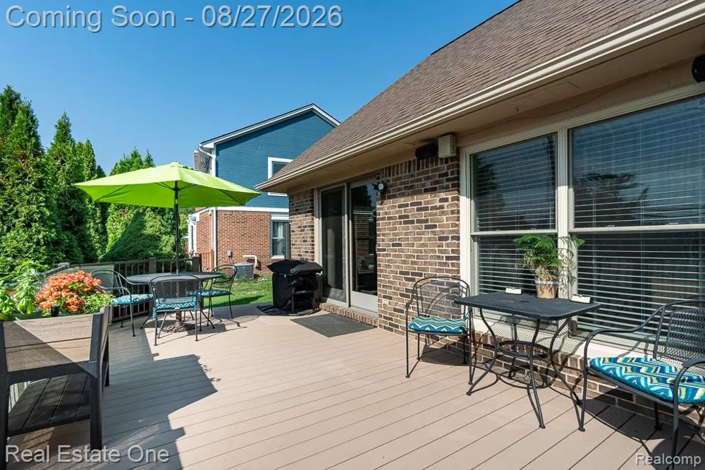1026 Pointe Place Boulevard Rochester City, MI 48307