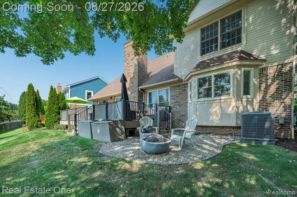 1026 Pointe Place Boulevard Rochester City, MI 48307