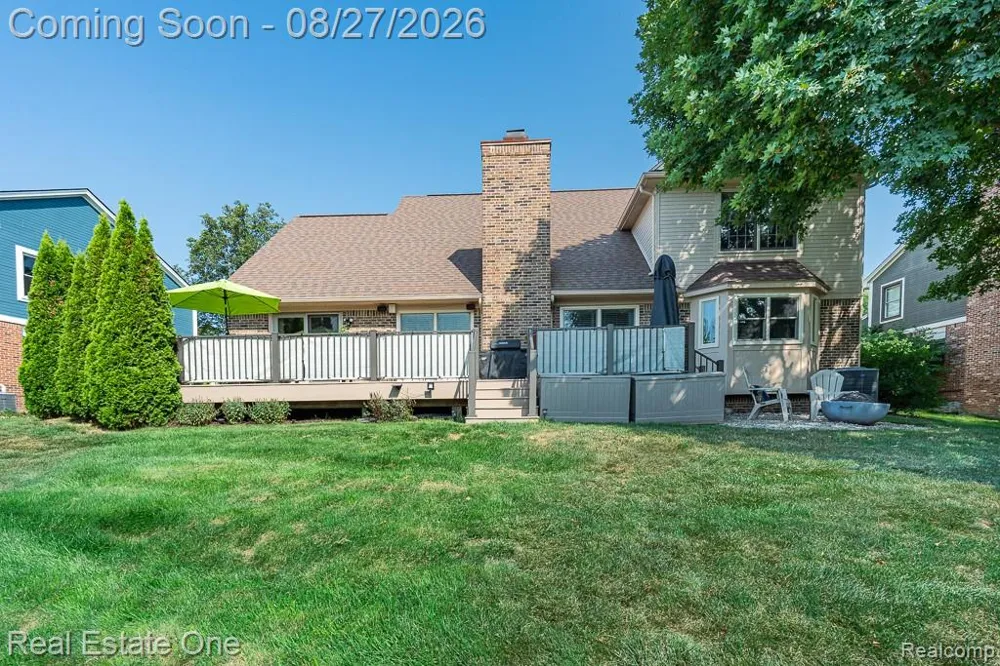 1026 Pointe Place Boulevard Rochester City, MI 48307