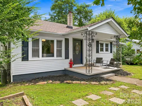 6 Bradford Circle