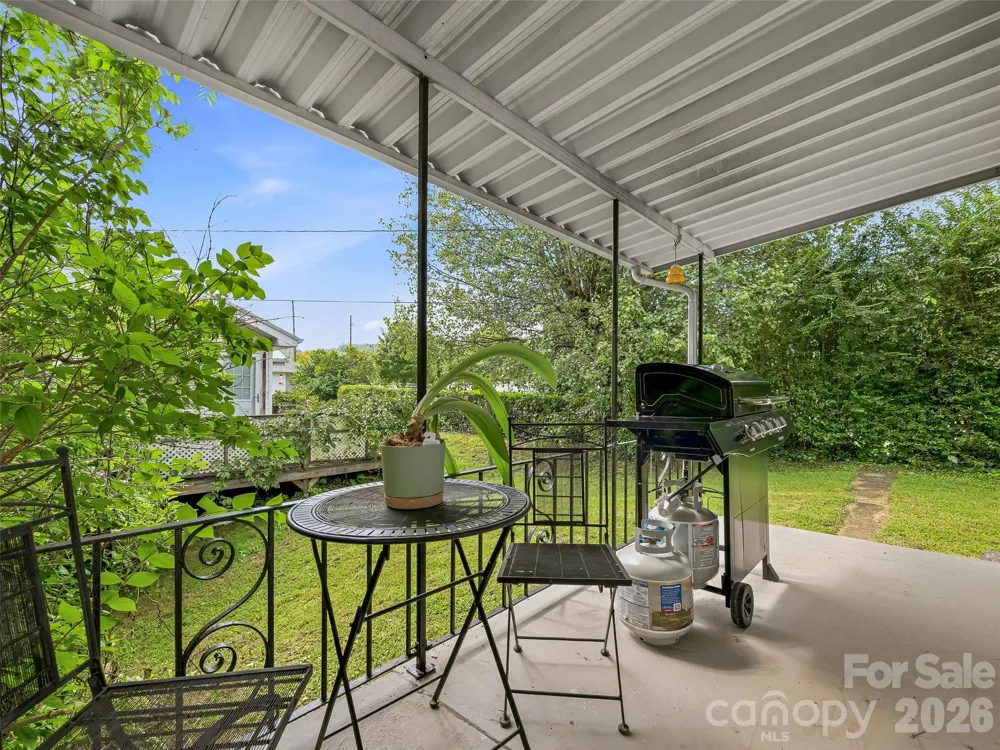 6 Bradford Circle Candler, NC 28715