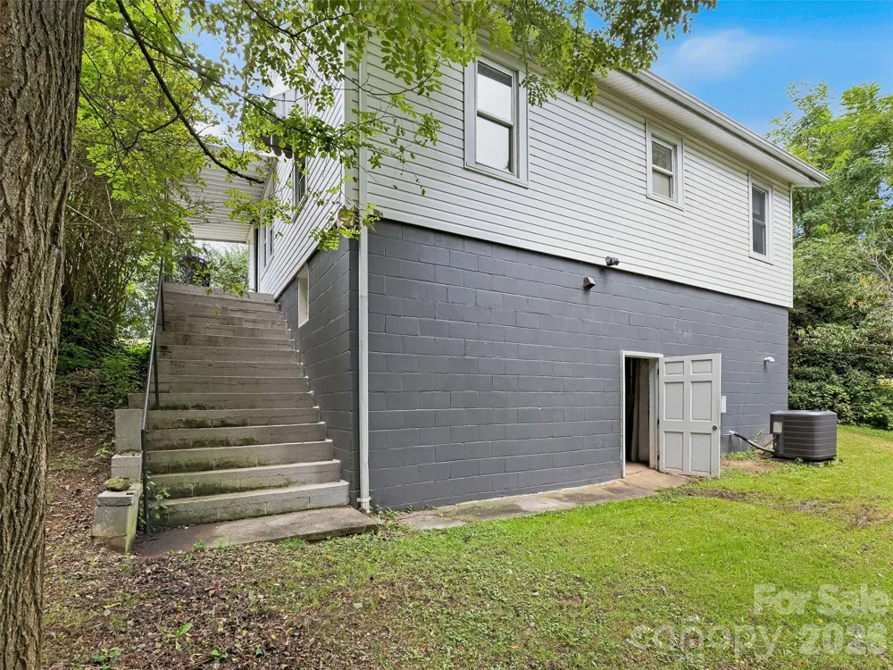 6 Bradford Circle Candler, NC 28715