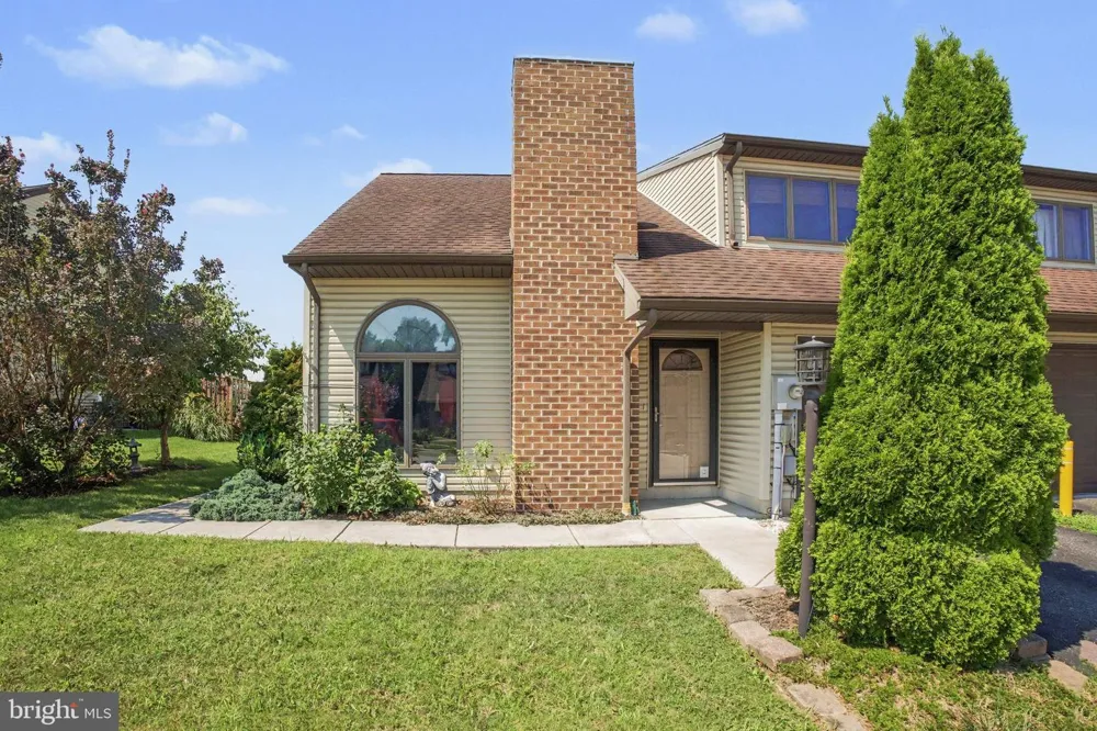 1122 ROOSEVELT COURT Hanover, PA 17331