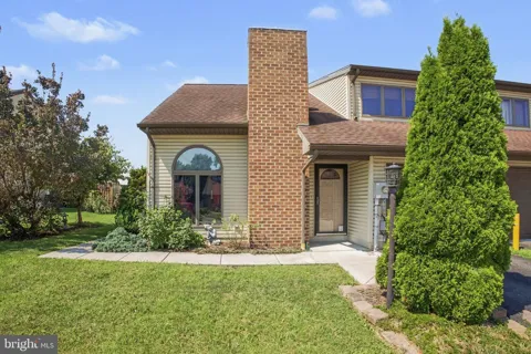 1122 ROOSEVELT COURT