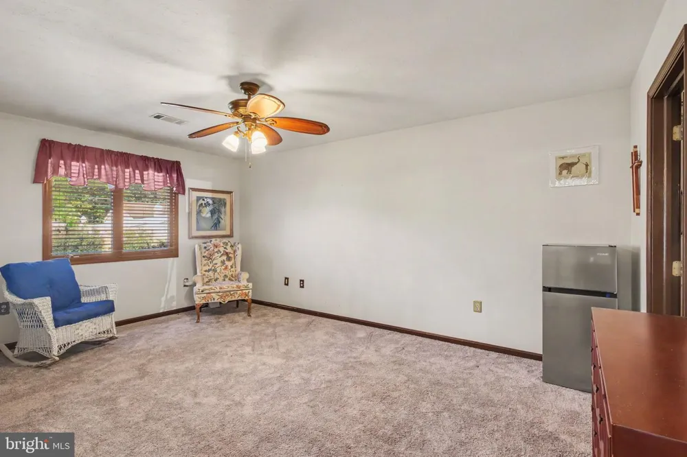 1122 ROOSEVELT COURT Hanover, PA 17331